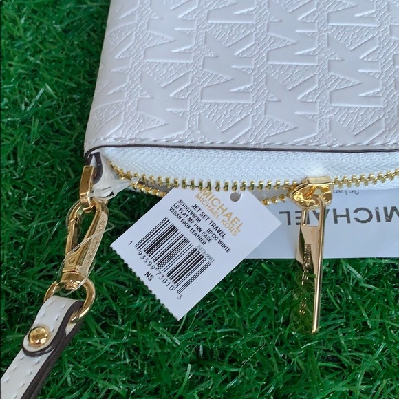 MICHAEL KORS JET SET TRAVEL LG FLAT MF PHN CASE - Picture 13 of 16